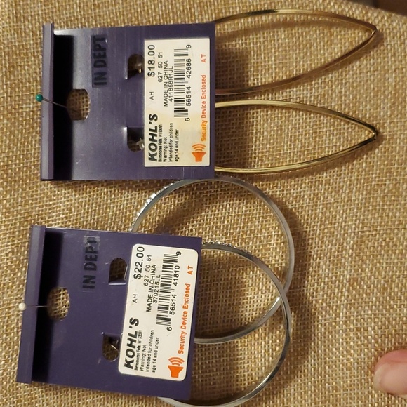 Jennifer Lopez earrings (2 pair) - Picture 3 of 3